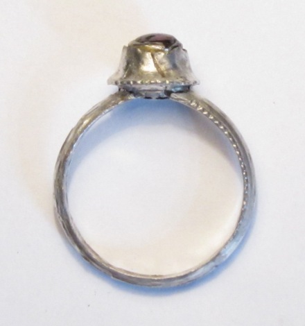13-14. századi köves, ezüst gyűrű